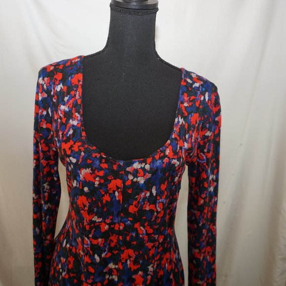 HD in Paris Saraid Long Sleeve Red Floral Print Swing Fit to Flare Dress M - Picture 6 of 11